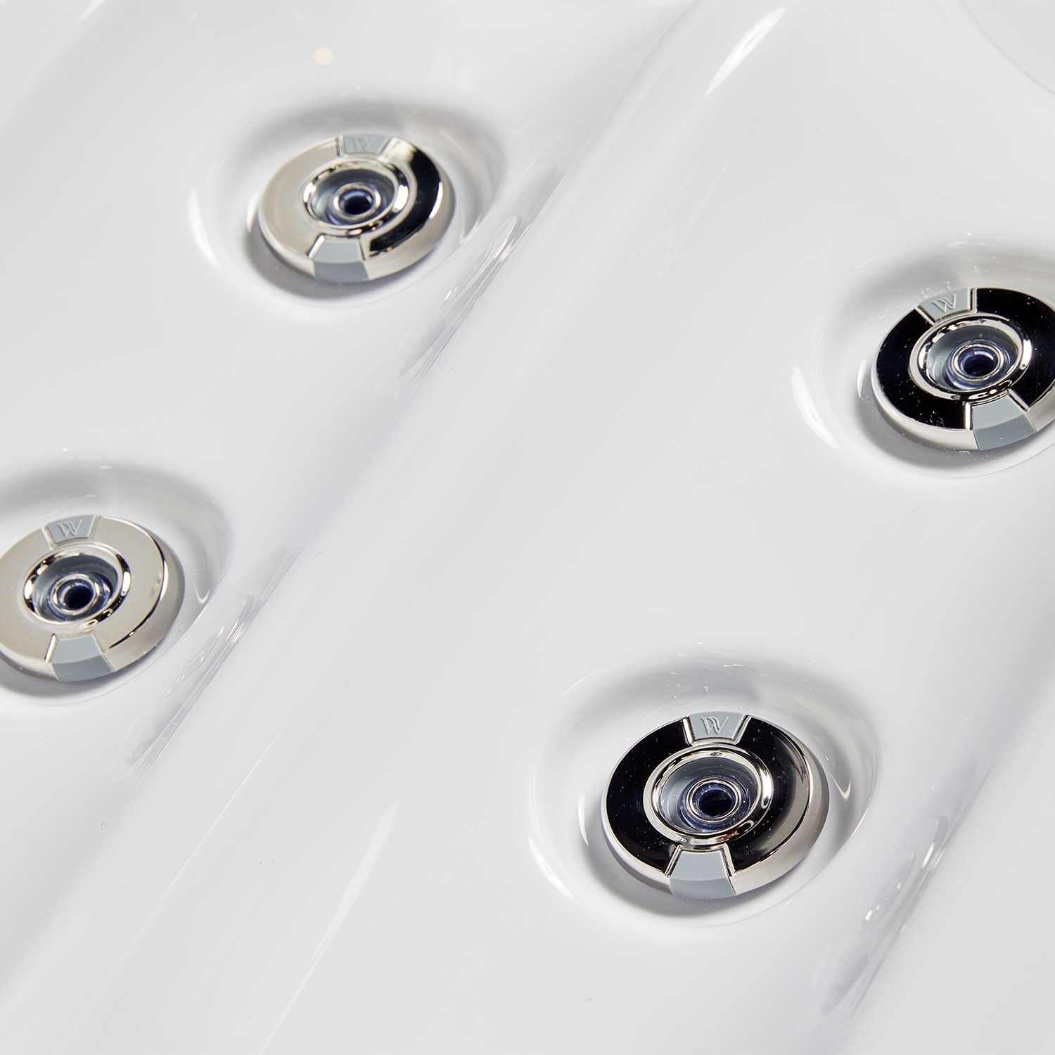 WM00569_pluto_details_06