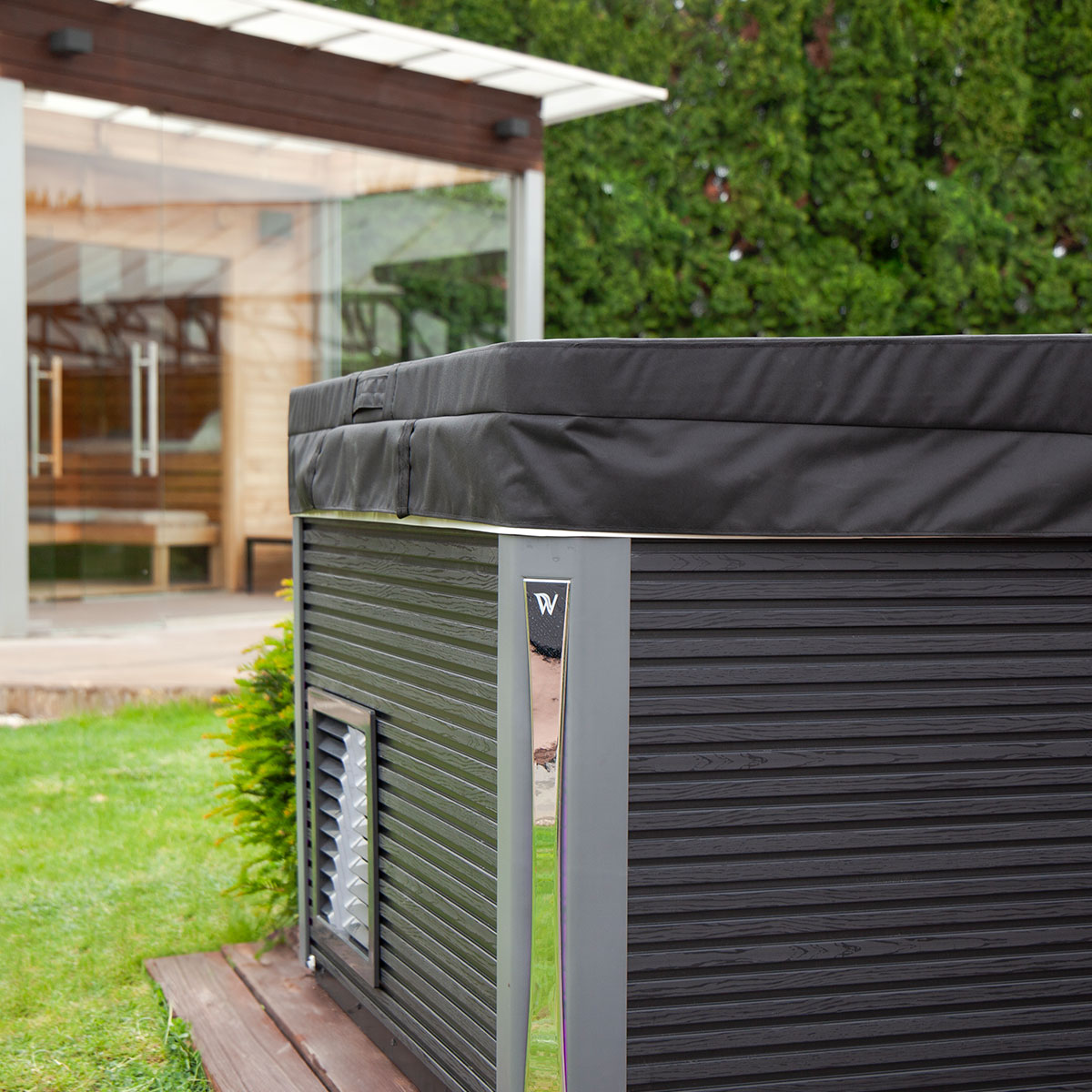 Iceland_cold_plunge-tub_cabinet_with_coverl